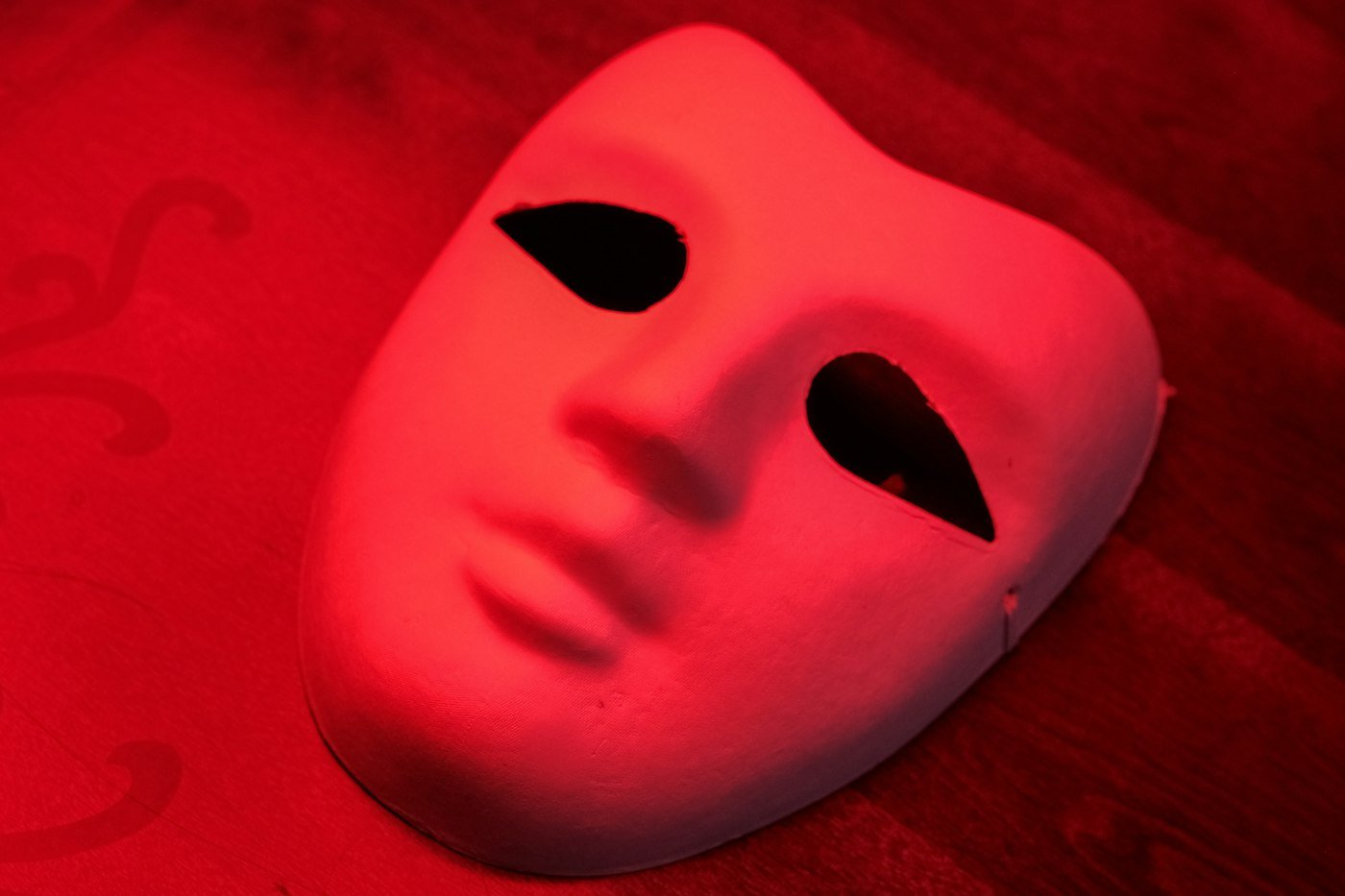 Face mask in red light